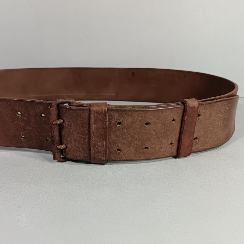 CEINTURON TROUPE EN CUIR MARRON MODELE 1903/1914 BOUCLE FER FABRICATION PREMIERE GUERRE NOMINATIF